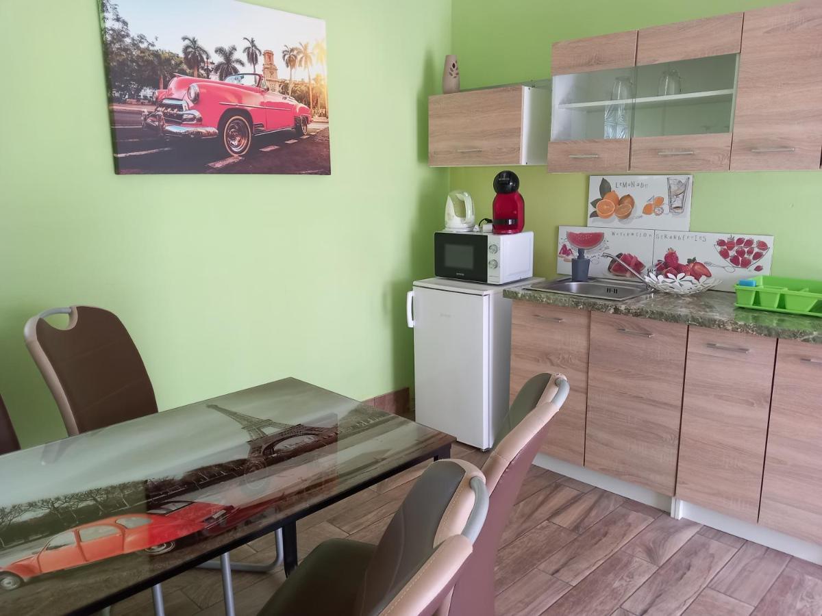 LAURA APARTMAN 3 személyes infraszaunával Nagykanizsa Esterno foto