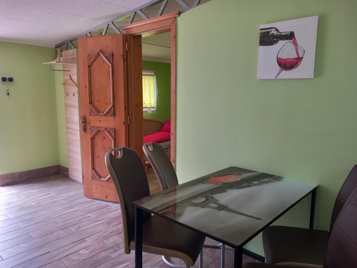 LAURA APARTMAN 3 személyes infraszaunával Nagykanizsa Esterno foto